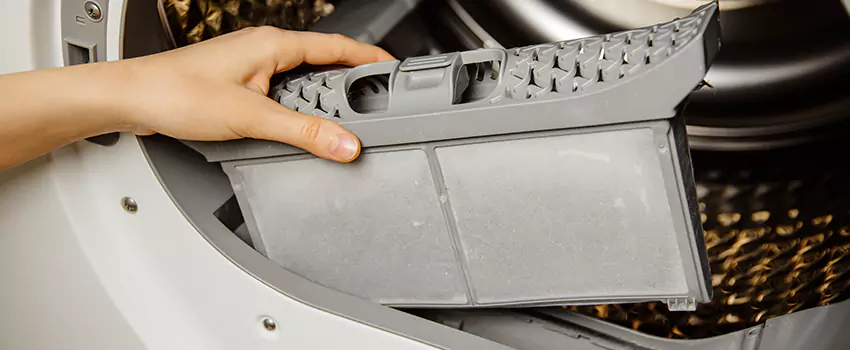 Signs Of A Clogged Dryer Lint Trap in Plymouth, Michigan